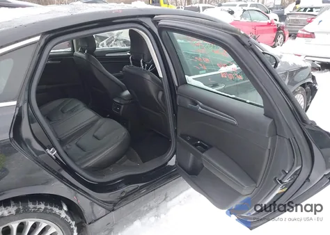 2014 Ford Fusion Hybrid Titanium z USA, uszkodzony, nr VIN 3FA6P0RU7ER192199